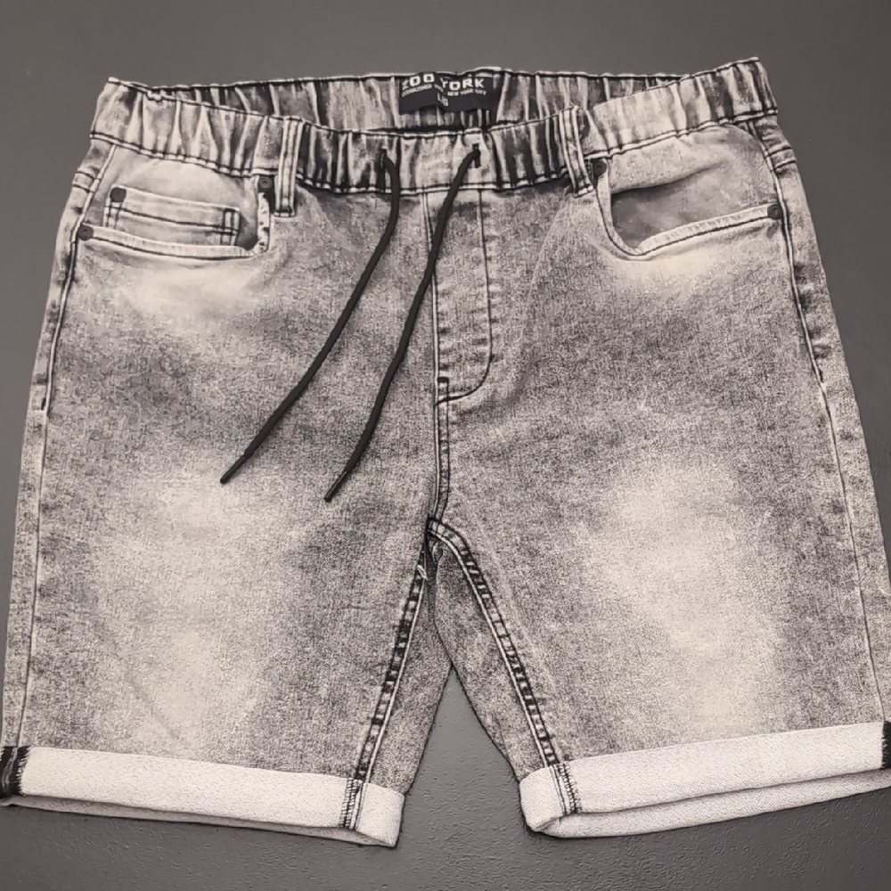 🛍️Men's Gray Wash Denim Shorts By Zoo York - Size Large